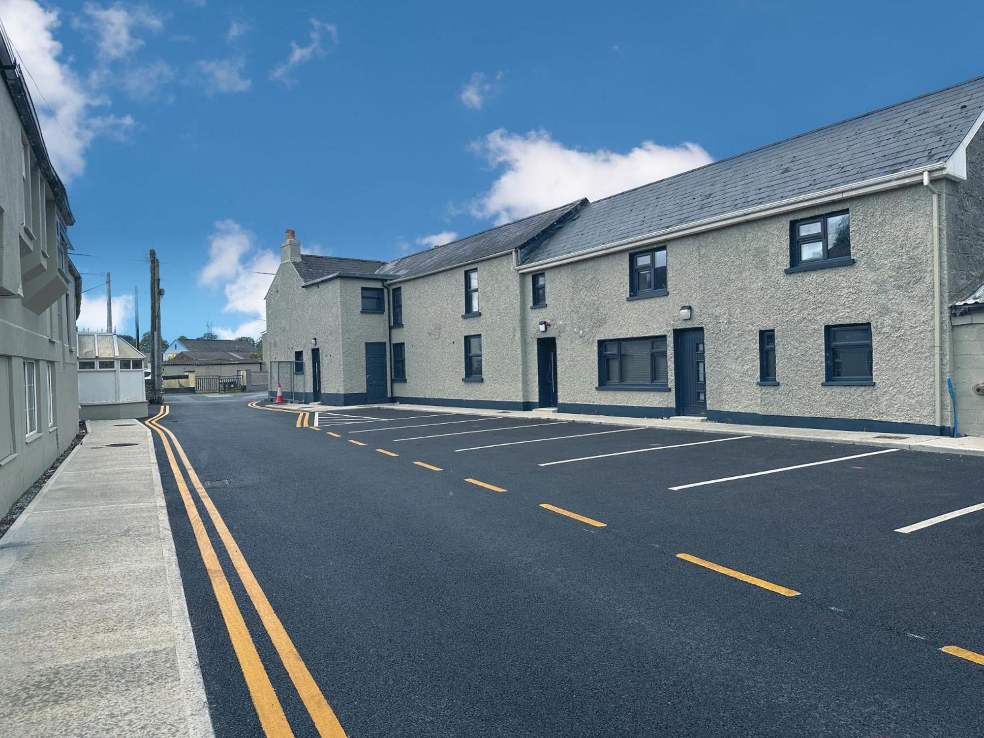 Apartmán Adams Complex Tullamore Exteriér fotografie